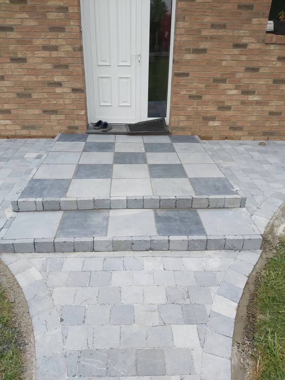 Palier d'entrée en dalle pierre bleue Douai (59) — photo 2