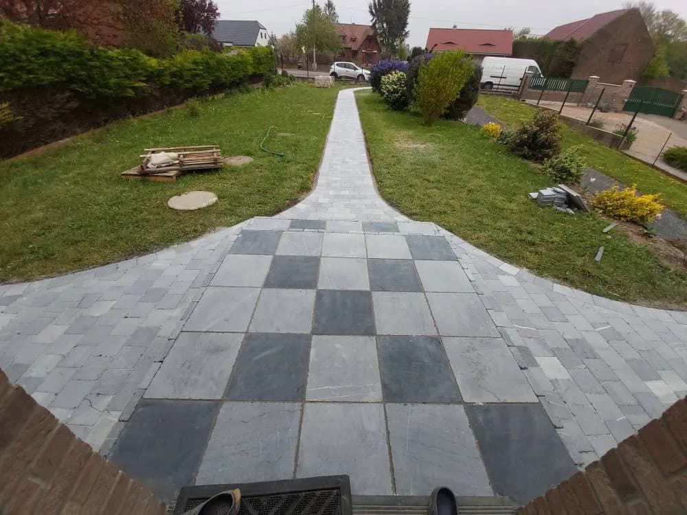 Palier d'entrée en dalle pierre bleue Douai (59) — photo 1