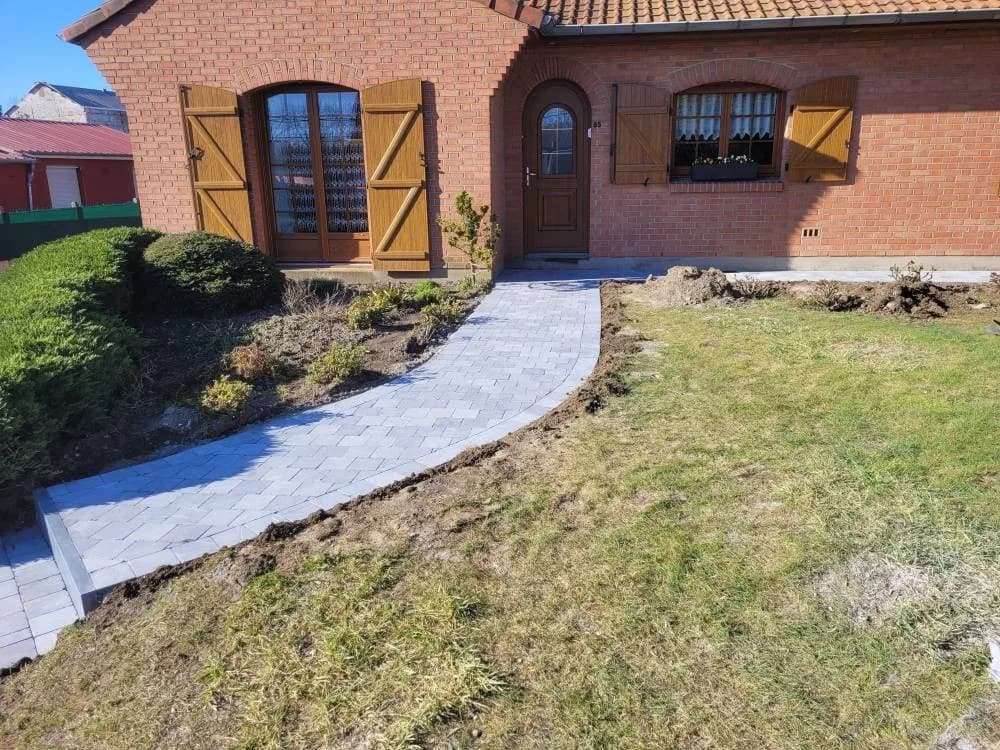 Création allée en pierre bleue Douai (59) — photo 1