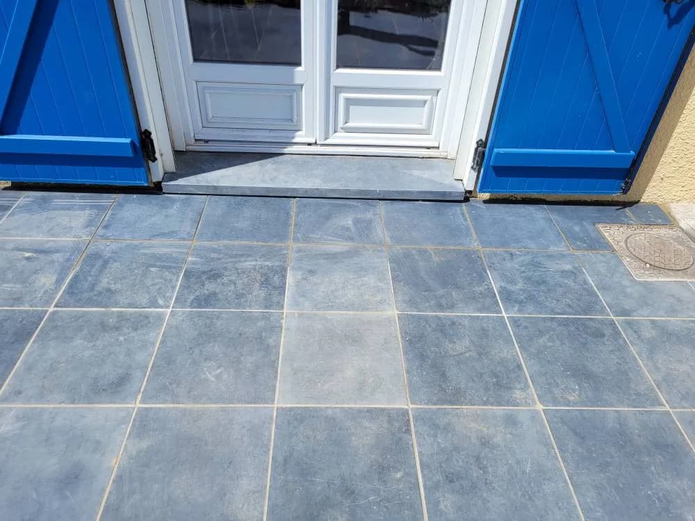 Création terrasse pierre bleue Douai (59) — photo 2