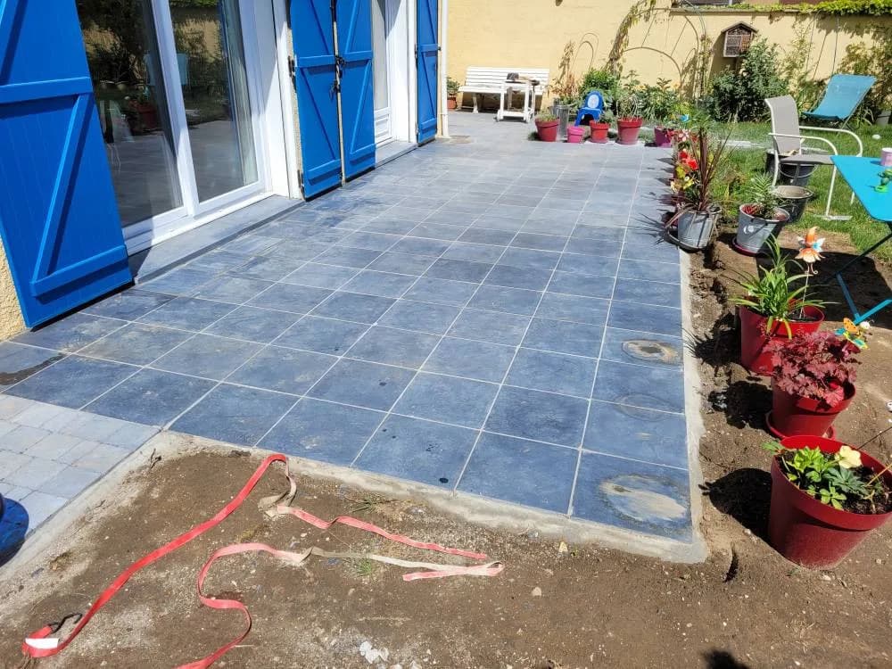 Création terrasse pierre bleue Douai (59)