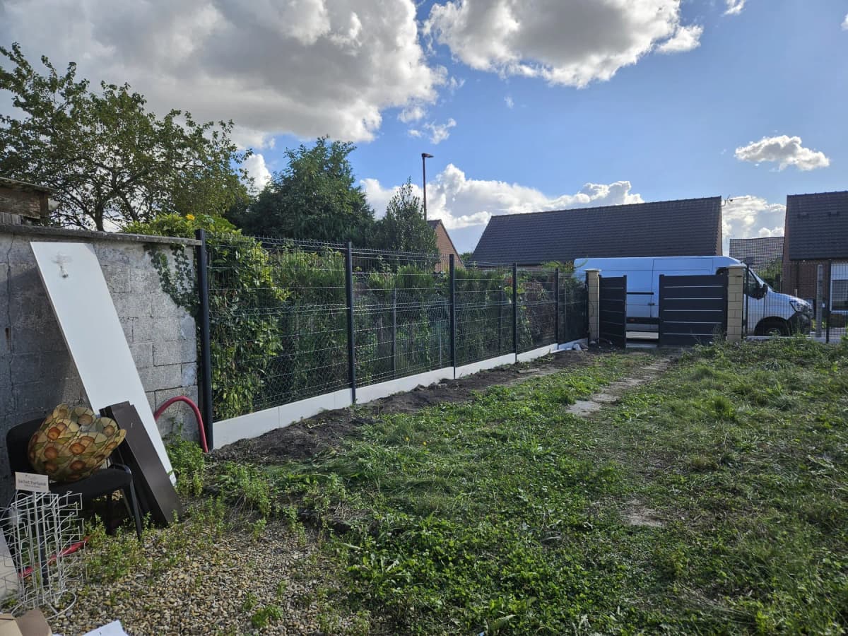 Engazonnement de terrain à Marquion : une pelouse durable et esthétique par Demaesenier Paysages — photo 4