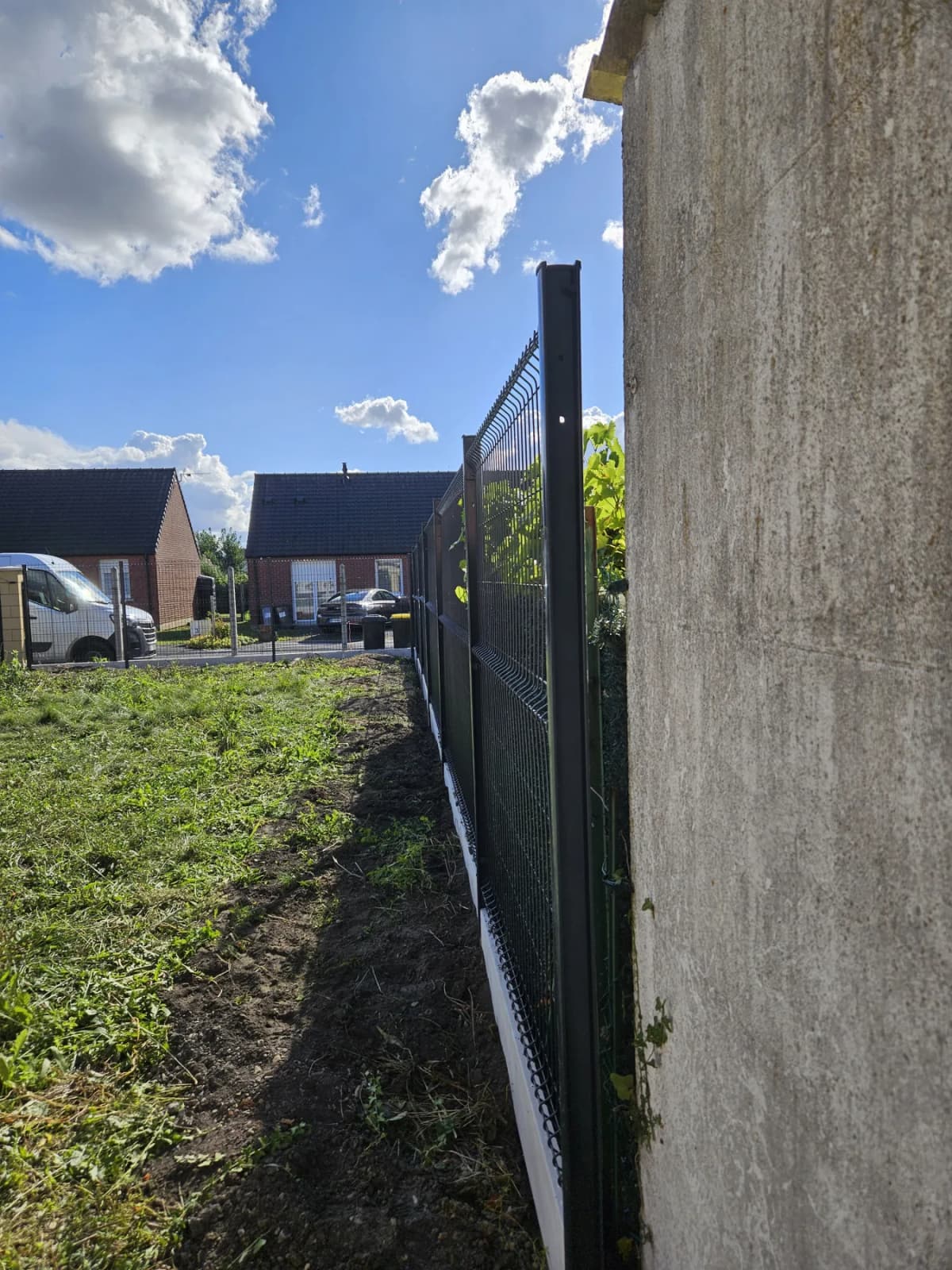 Engazonnement de terrain à Marquion : une pelouse durable et esthétique par Demaesenier Paysages — photo 3