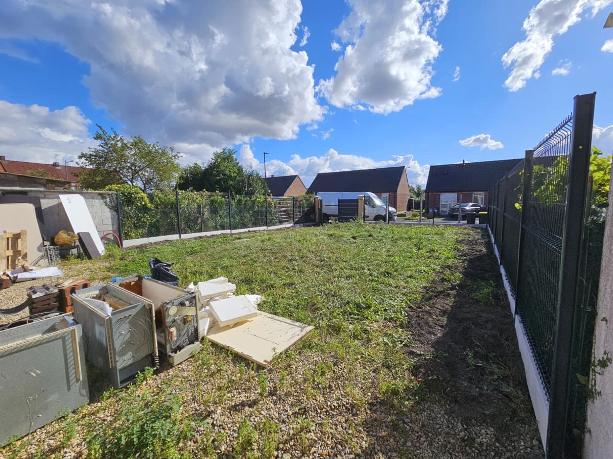 Engazonnement de terrain à Marquion : une pelouse durable et esthétique par Demaesenier Paysages — photo 2