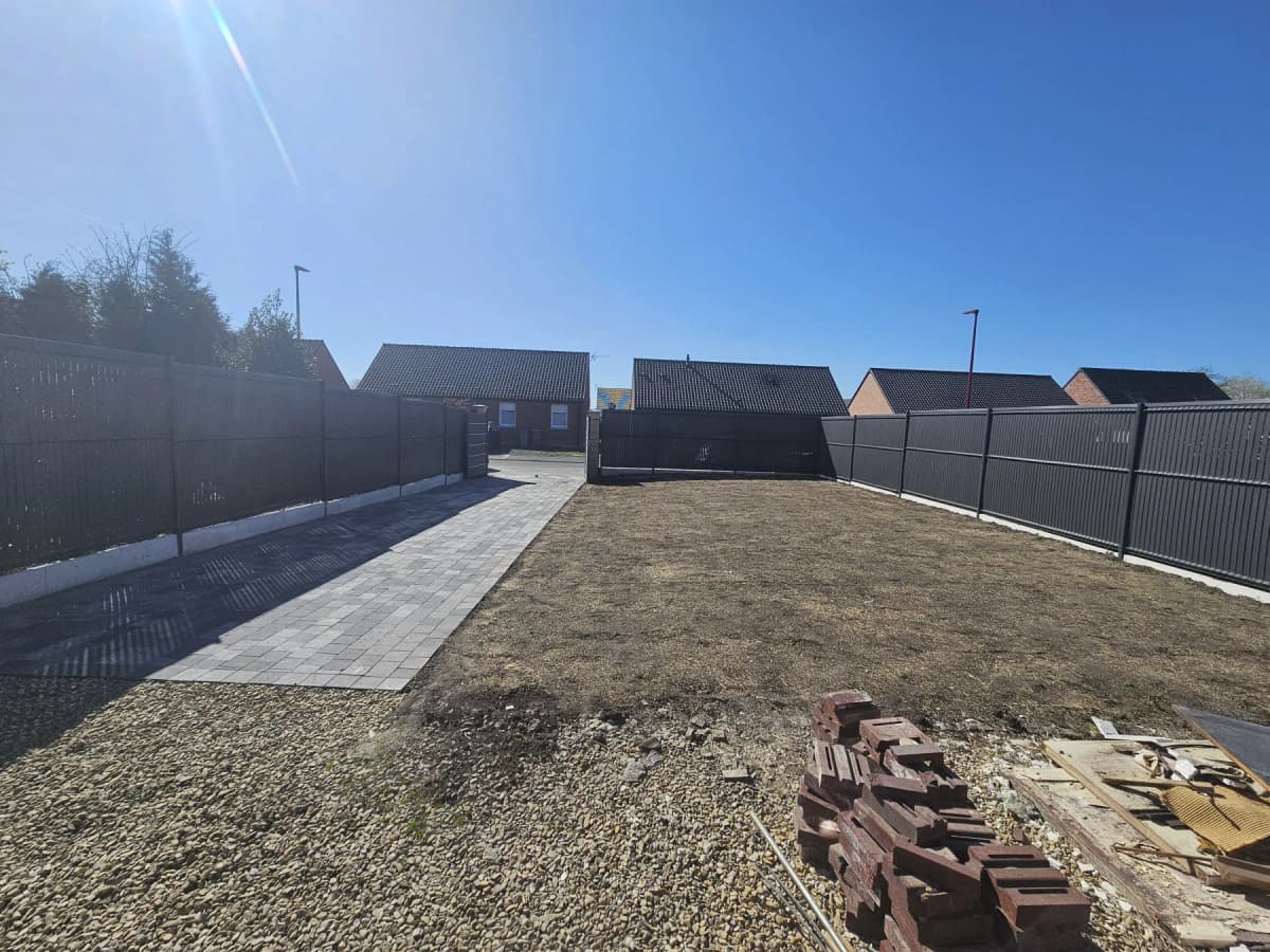 Pavage carrossable en pavé béton à Lens (62) réalisé par Demaesenier Paysages — photo 2